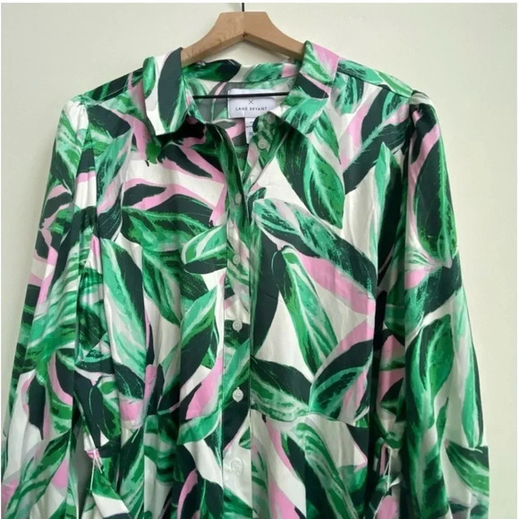 New BeautiCurve X Lane Bryant Palm Leaf Print ShirtDress
Button Dress Size 22 - Picture 14 of 15